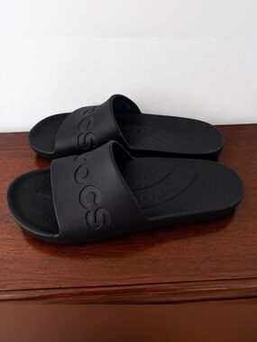 Crocs Classic Slide Sandals Black Unisex Men’s 7 Women’s 9 NWOT Comfort Slides